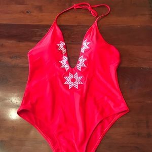 Red CUPSHE one piece white embroidery